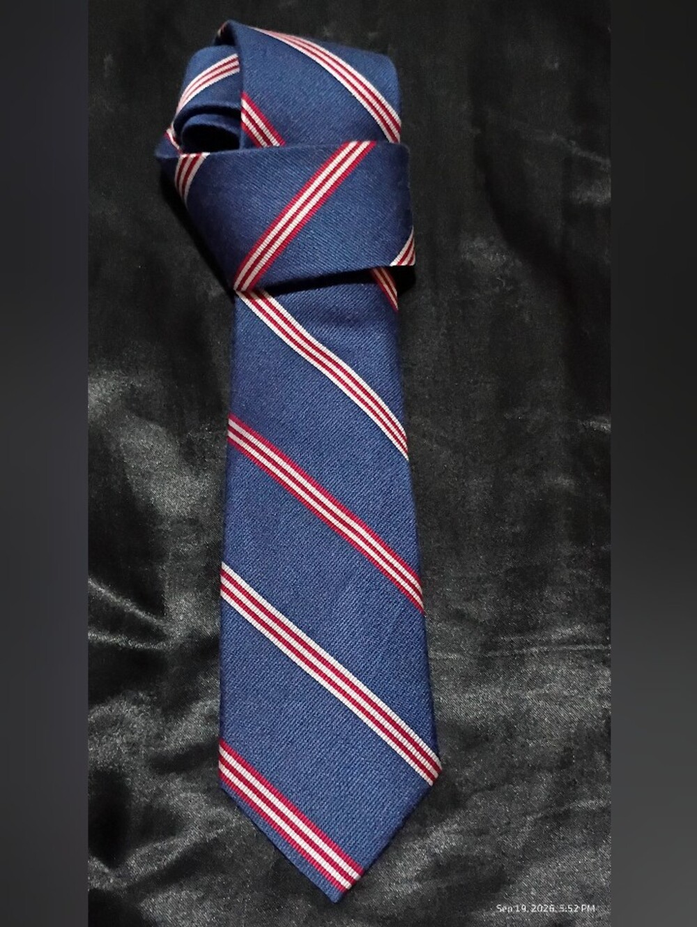 THE TIE BAR Linen‑Silk Necktie — Navy w/ Red & White Stripes